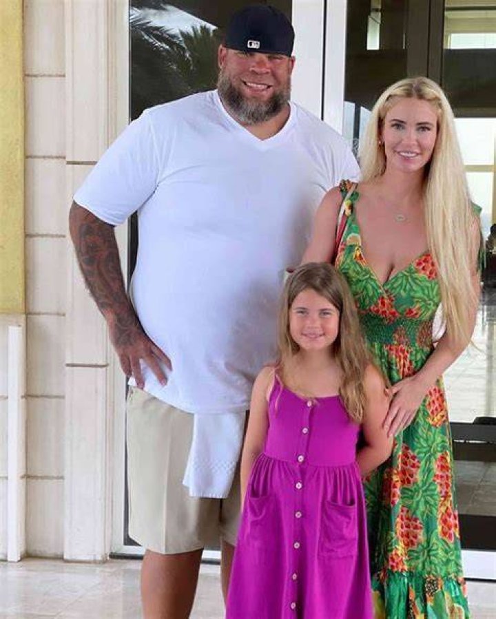 Who Are Glover Teixeira Children? Meet The Fighter Wife Ingrid Peterson Teixeira On Instagram
